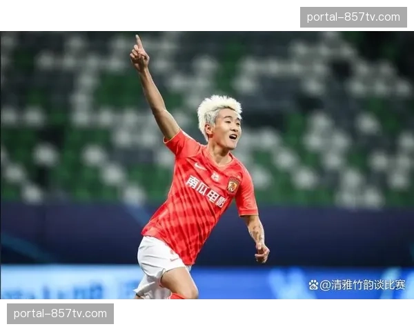 成都蓉城关键换人：第84分钟韦世豪登场改变比赛走势